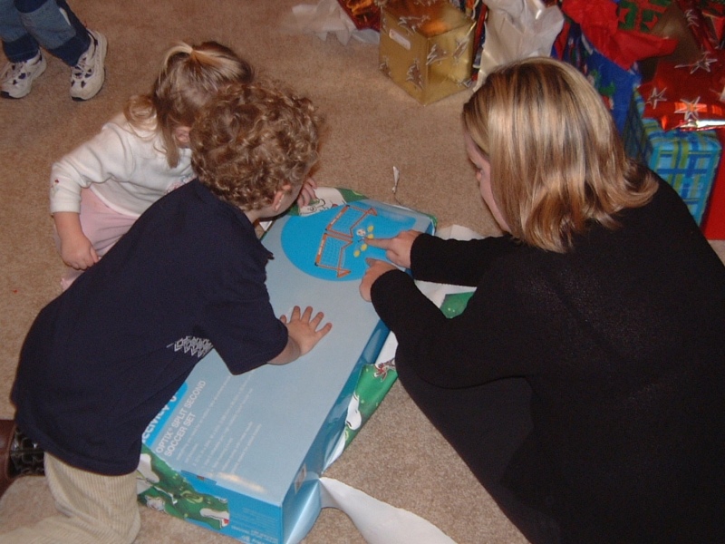 2003-12-24-18-Santa-Arrives.jpg